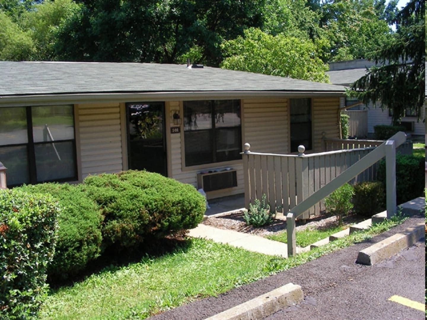 Coraopolis Apartment: 1000 Dorothy Street