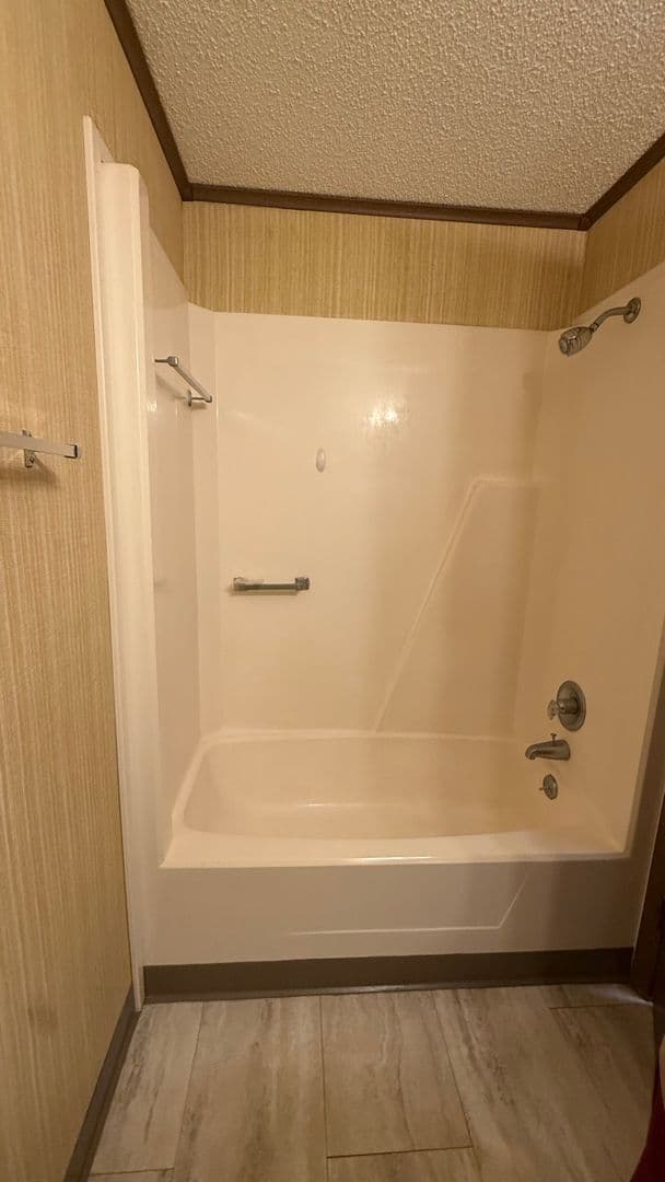 Coraopolis Apartment: Red Deer Lane