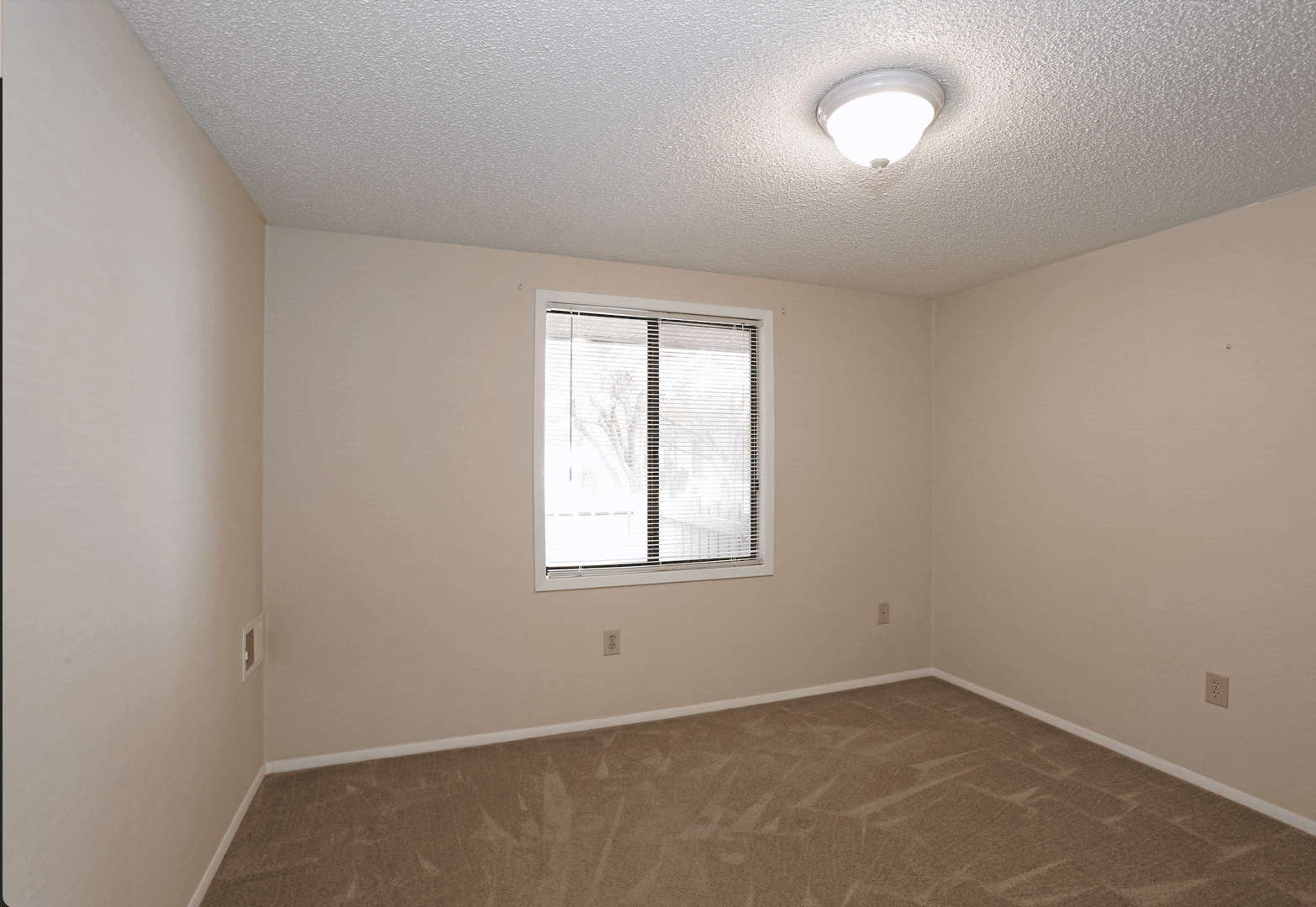 Coraopolis Apartment: Red Deer Lane
