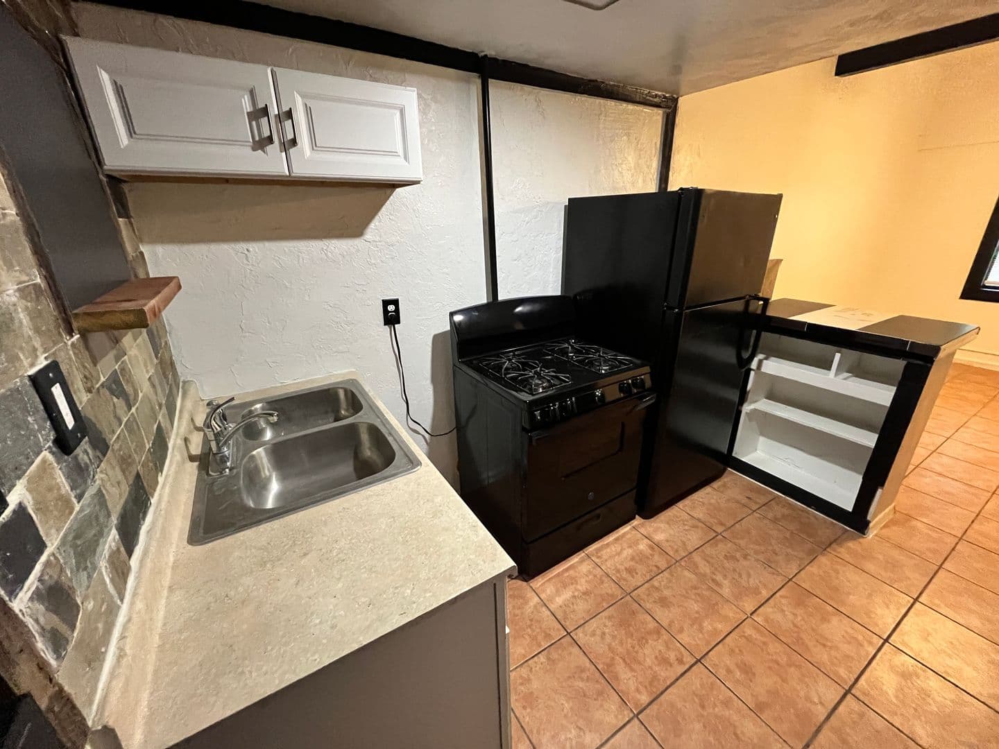 Tucson Apartment: 115 E. Alturas Street