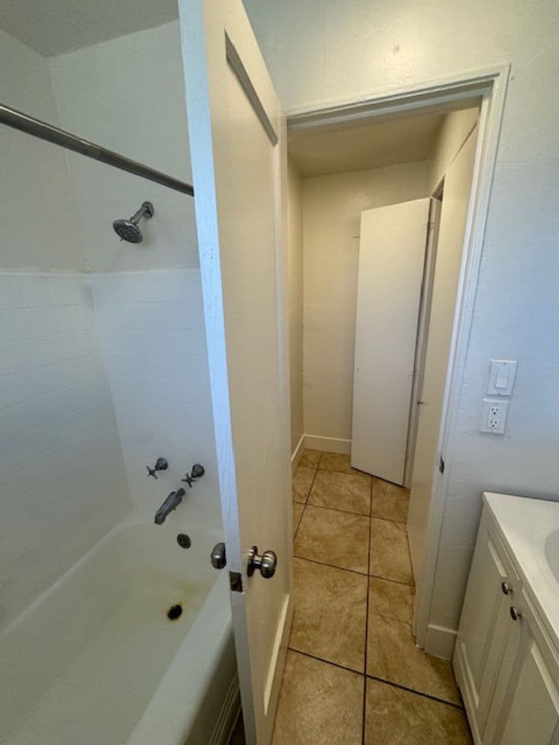 Tucson Apartment: 15-35 N. Longfellow Avenue