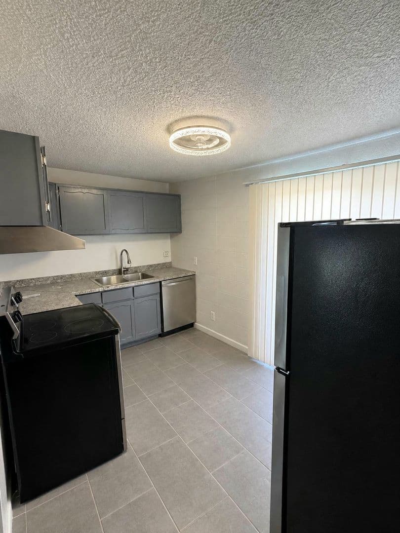 Tucson Apartment: 2950-2972 E. 5th Street