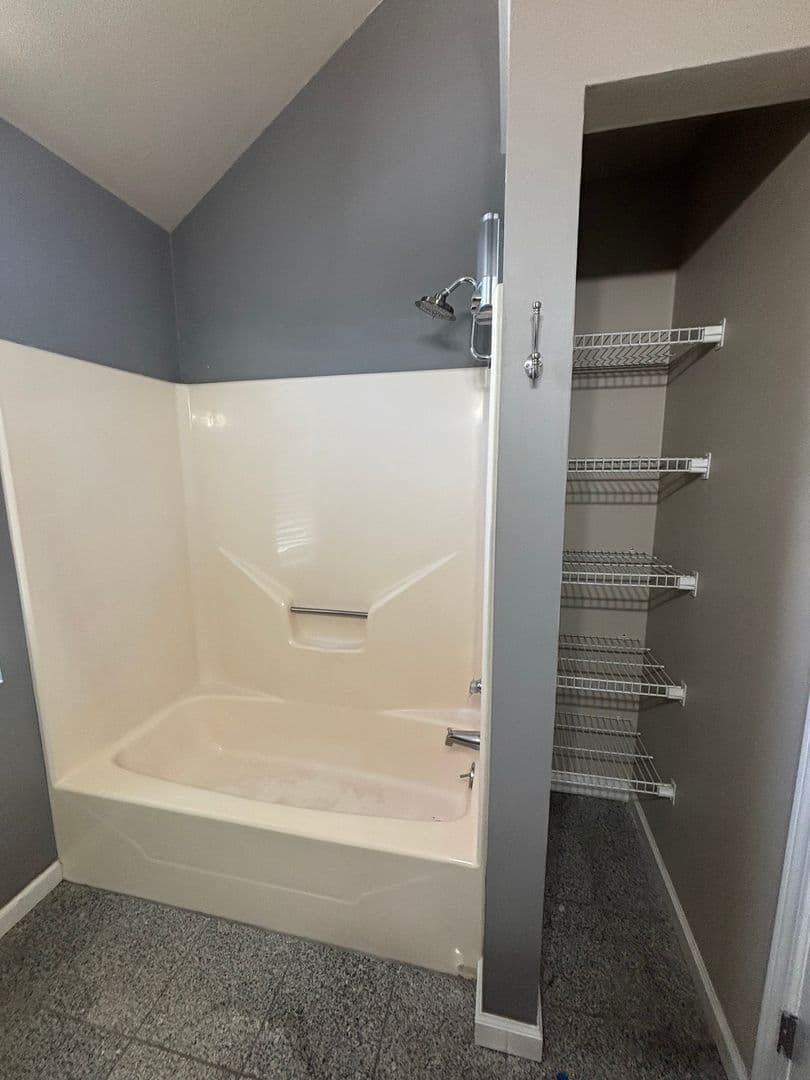 Shreveport House: 303 Settlers Park