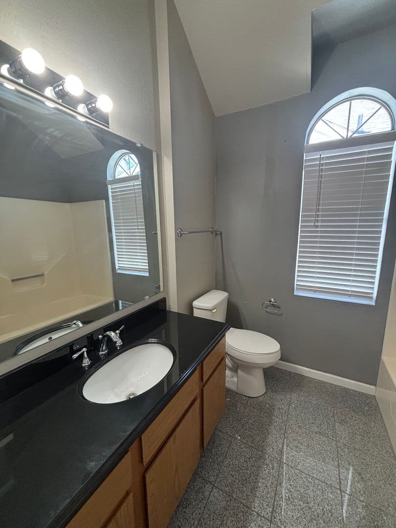 Shreveport House: 303 Settlers Park