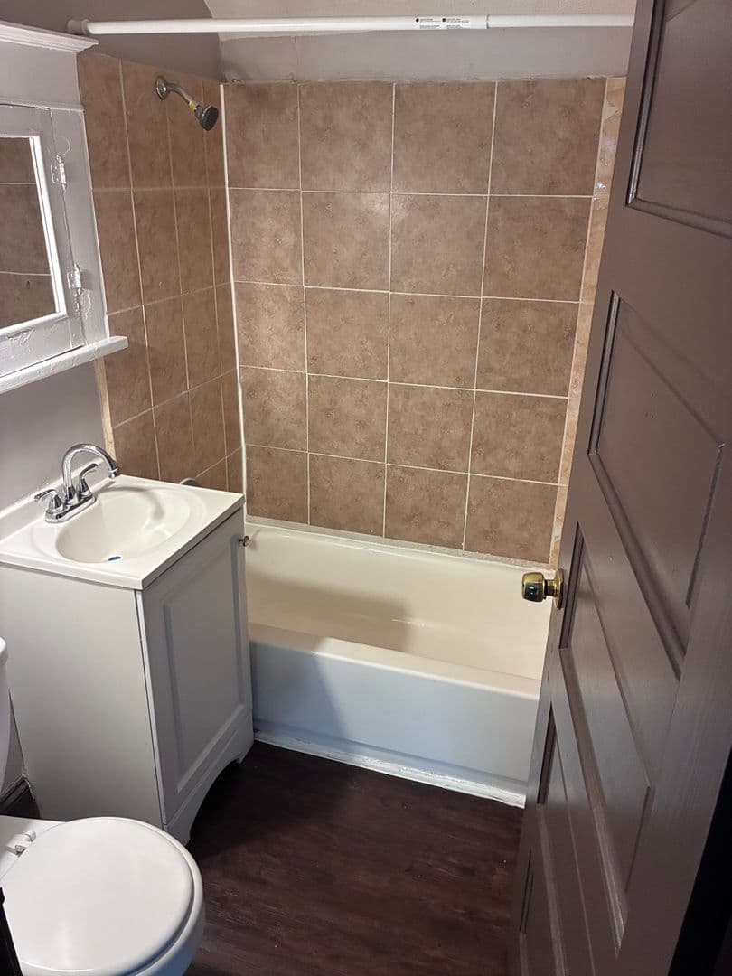 Minneapolis Apartment: 3705 Chicago Ave