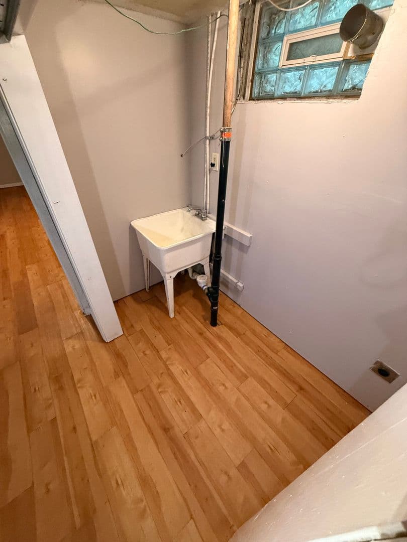 Minneapolis Apartment: 3718 Oakland Ave S