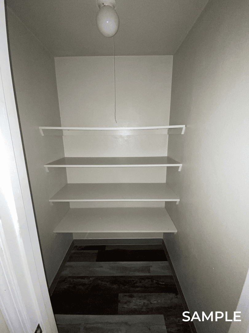 So Sioux City Apartment: 300-310 W 33rd St