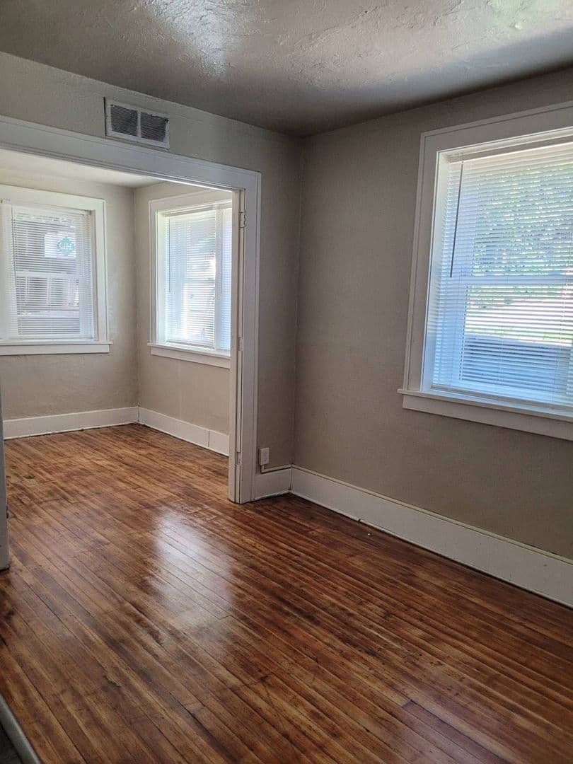 Sioux City Apartment: 301 21st Street