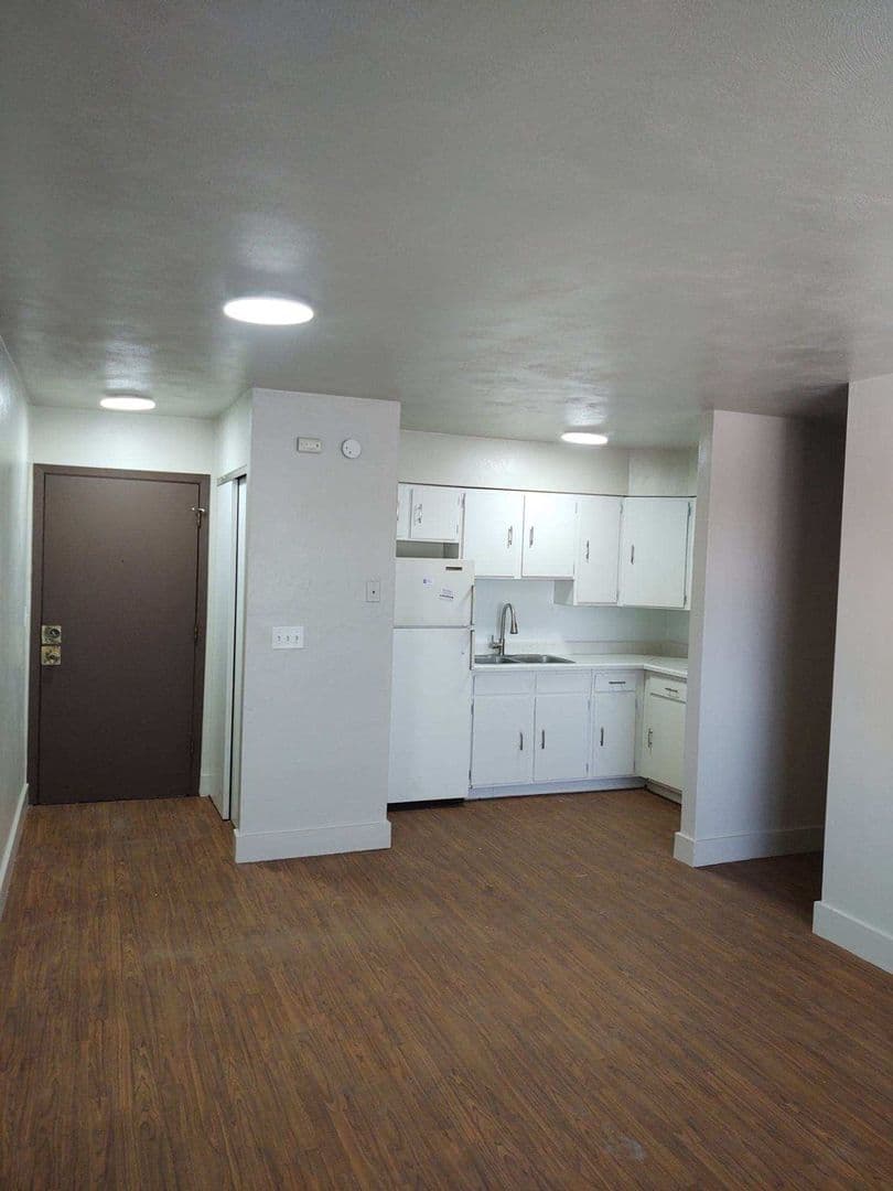 So Sioux City Apartment: 300-310 W 33rd St