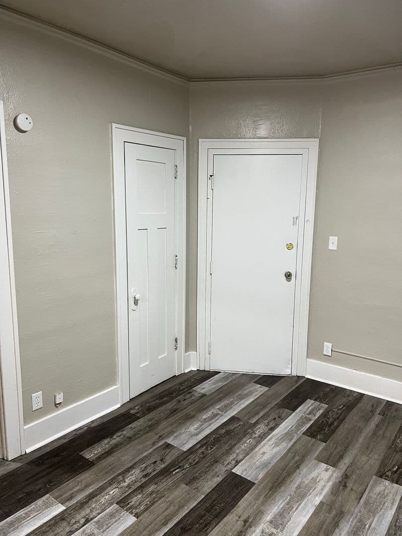 Sioux City Apartment: 301 21st Street