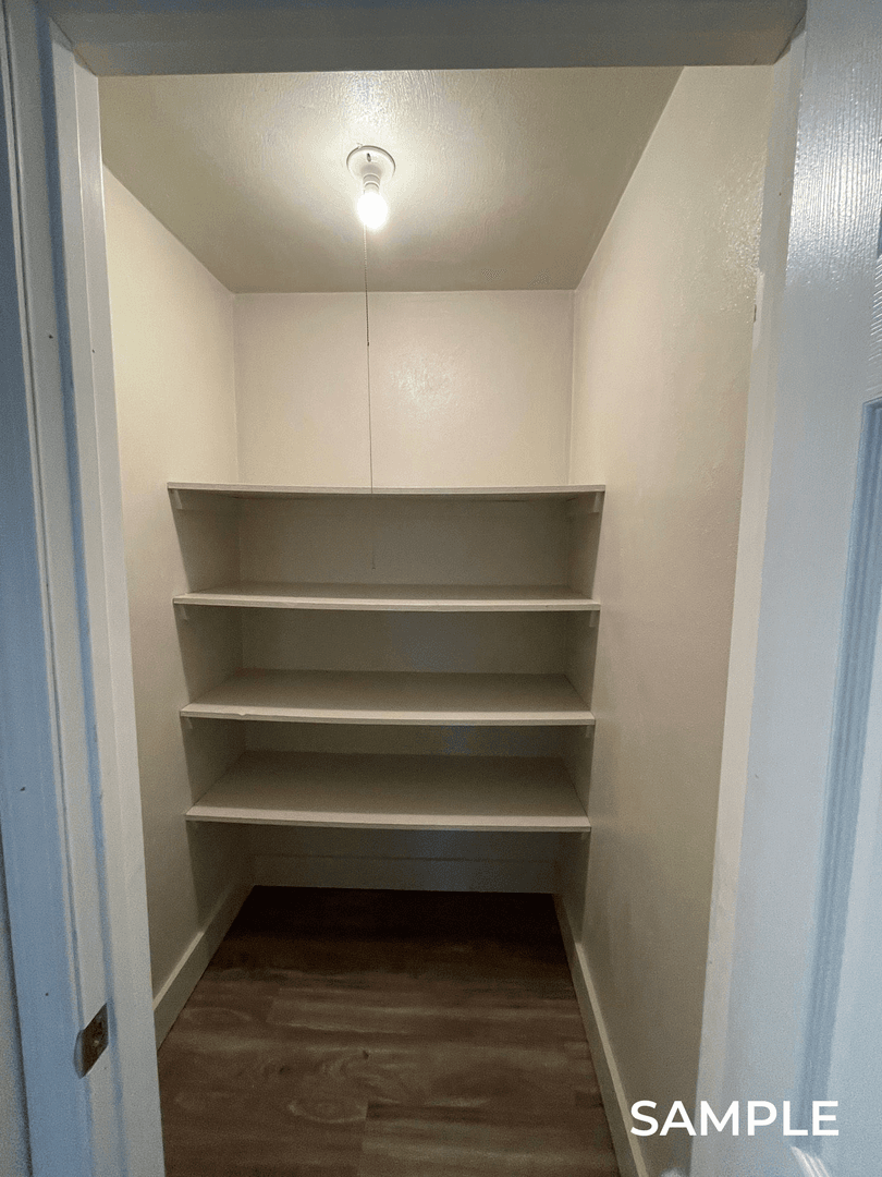 So Sioux City Apartment: 300-310 W 33rd St