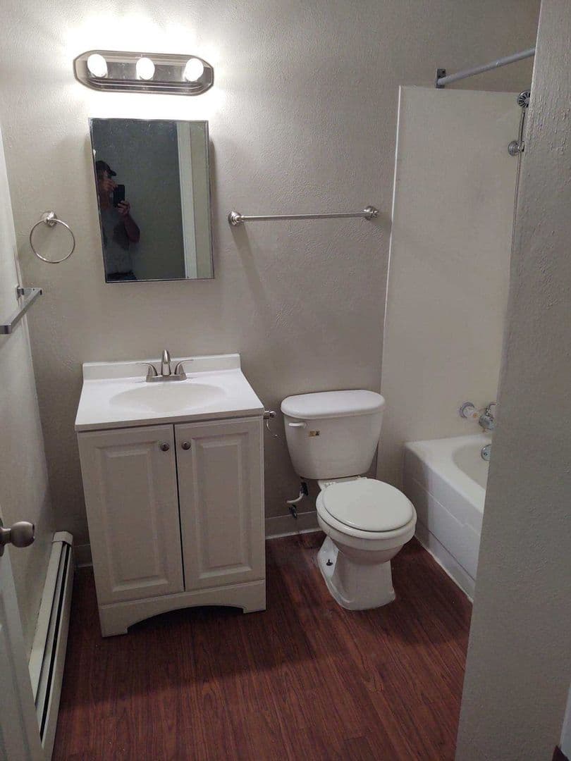 So Sioux City Apartment: 300-310 W 33rd St