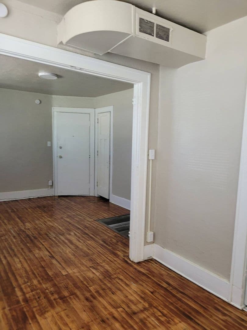 Sioux City Apartment: 301 21st Street