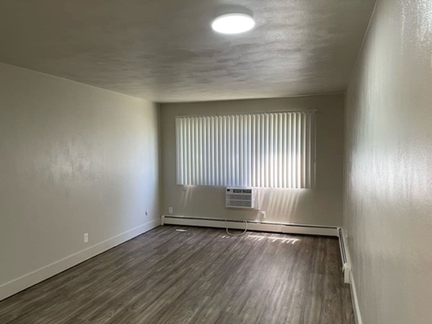 So Sioux City Apartment: 300-310 W 33rd St