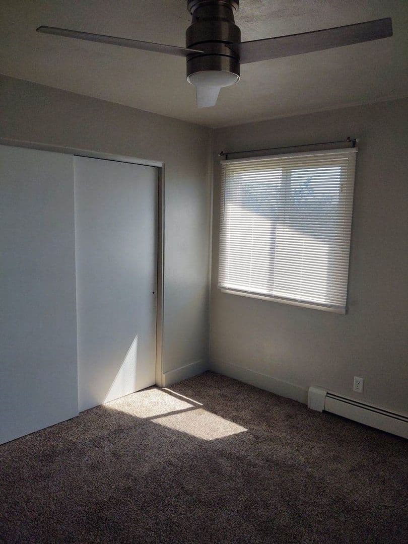 So Sioux City Apartment: 300-310 W 33rd St