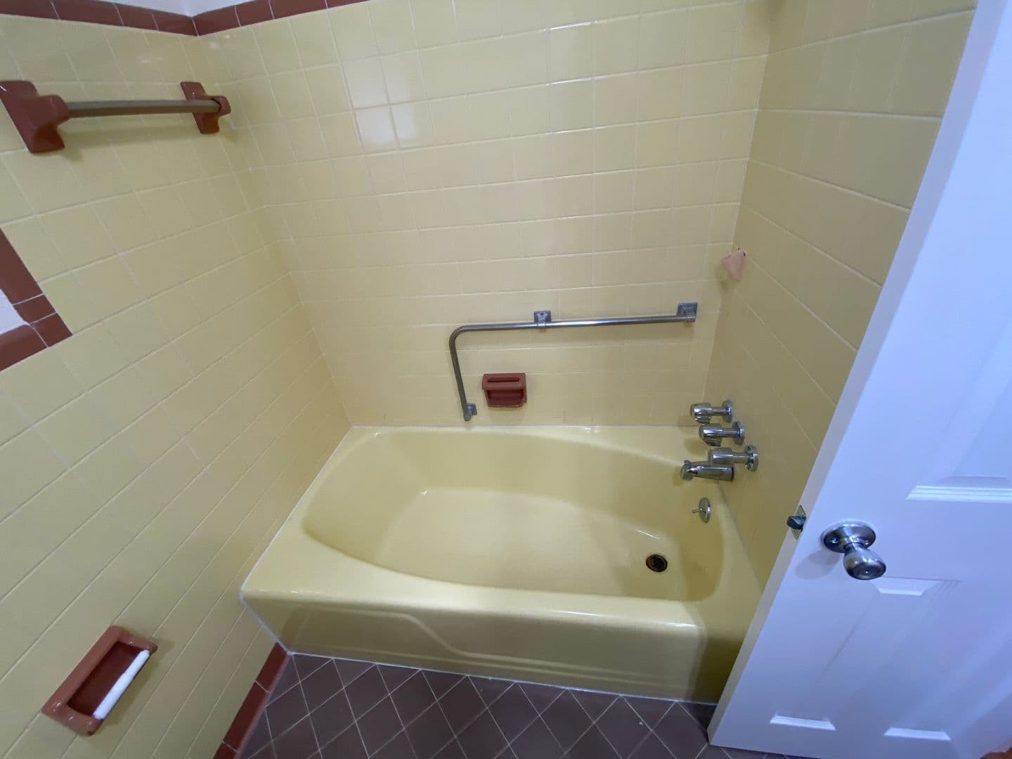 Orange City House: 2210 SE 2ND ST ORANGE CITY