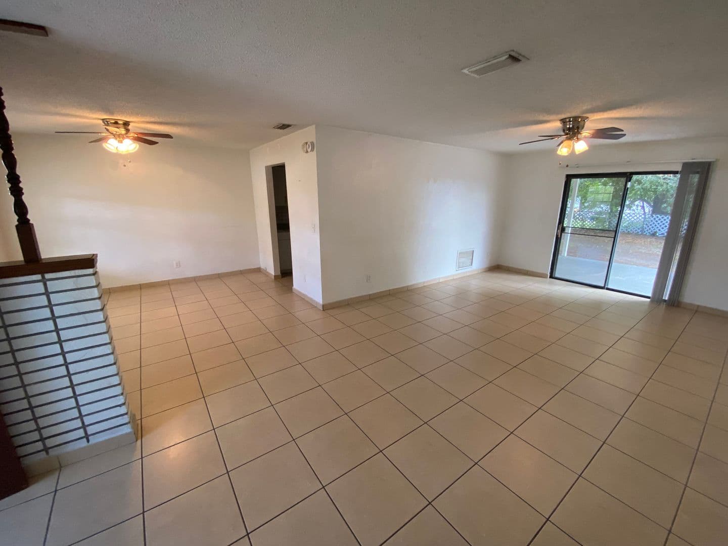 Deltona Condo: 141 Landmark St