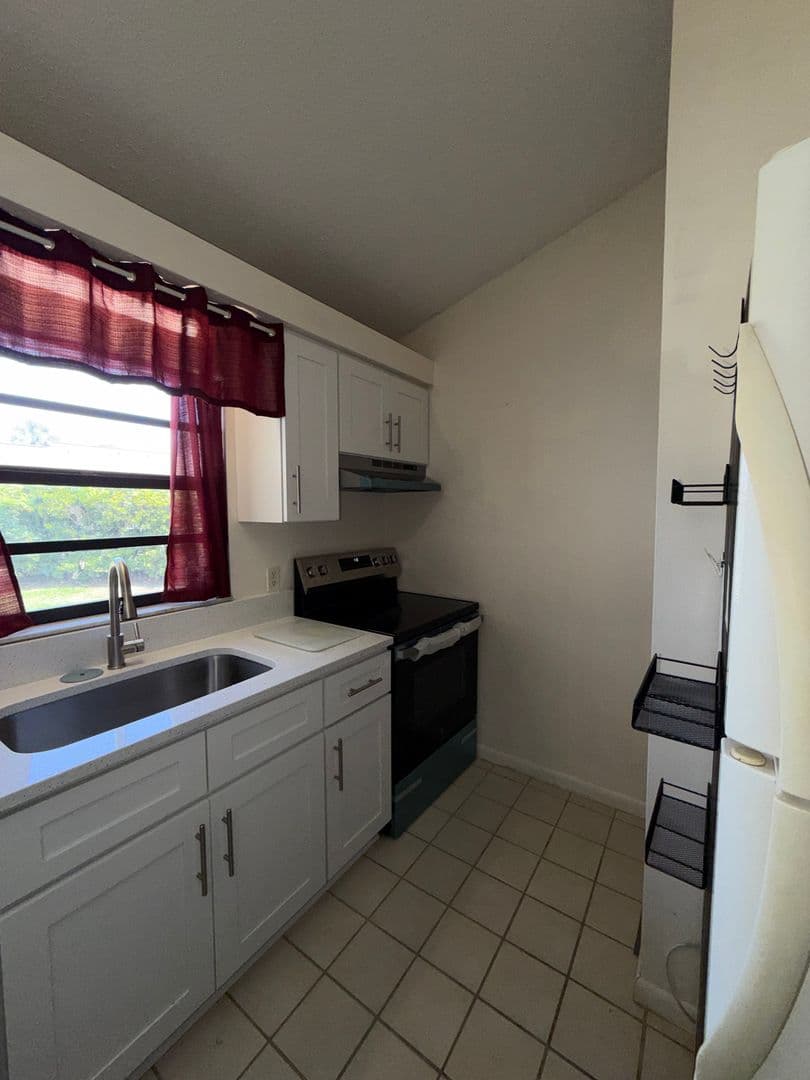 DeBary Condo: 250 Terrace Hill Blvd