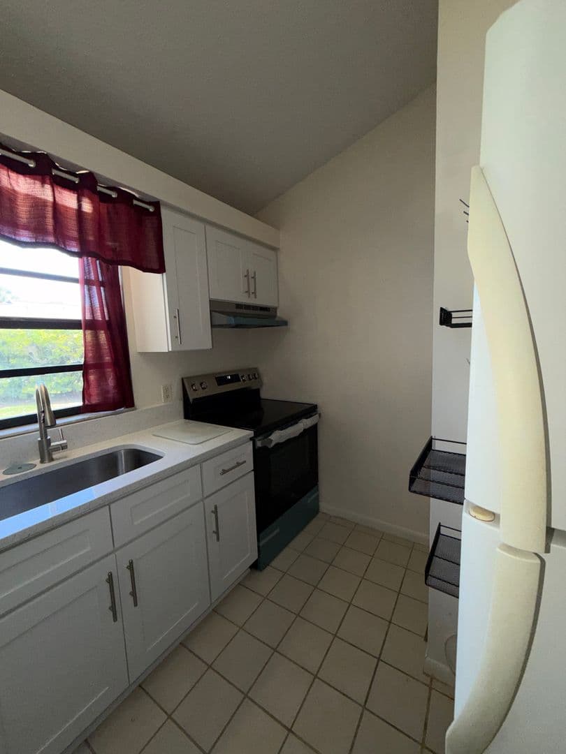 DeBary Condo: 250 Terrace Hill Blvd