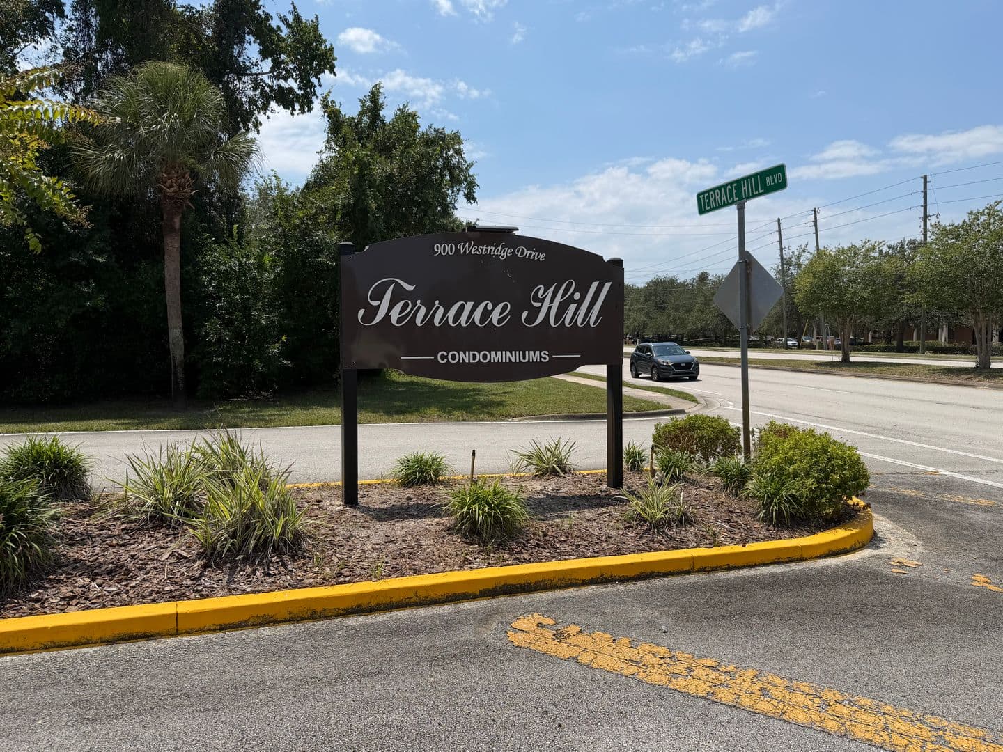 DeBary Condo: 250 Terrace Hill Blvd