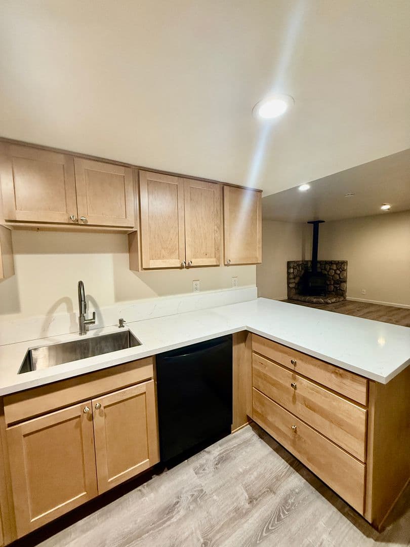 Mammoth Lakes Apartment: 201 Lupin St.