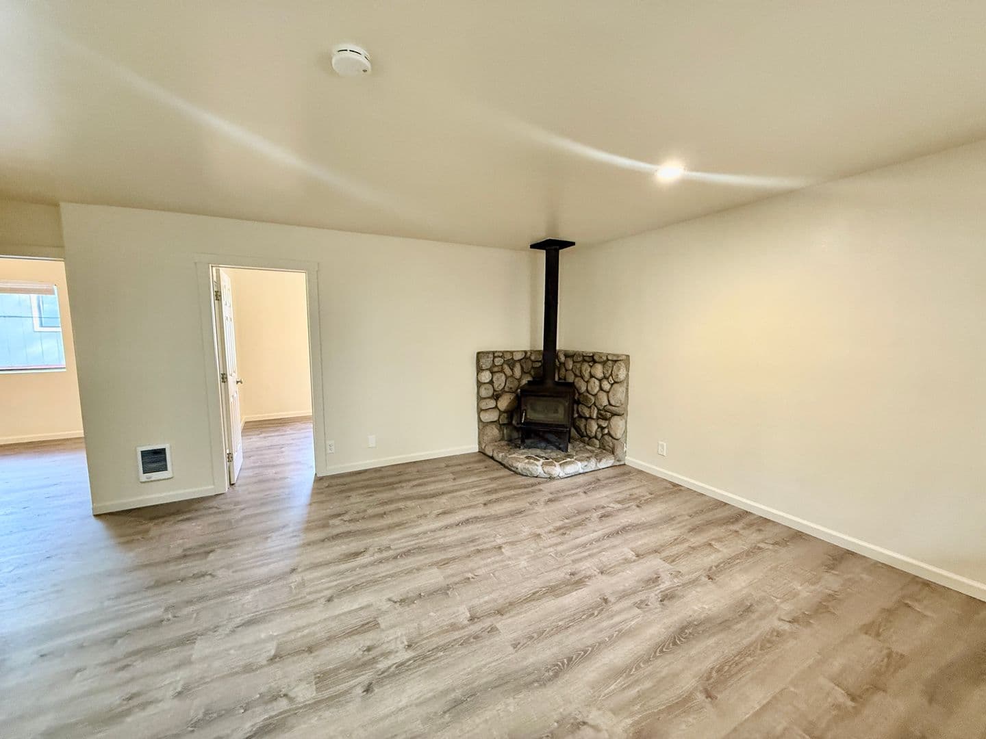 Mammoth Lakes Apartment: 201 Lupin St.