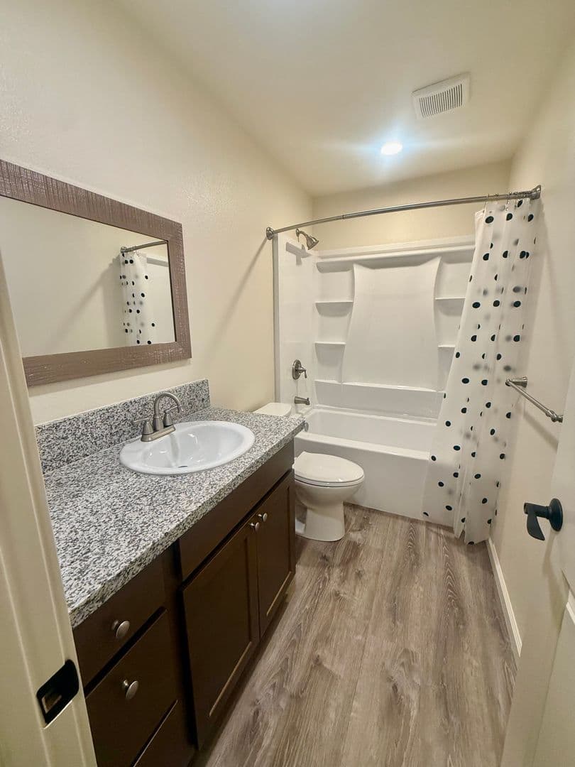 Bishop Apartment: 467 S. Fowler St.