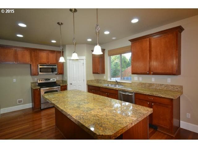 Portland House: 5717 NW Lark Meadow Terrace