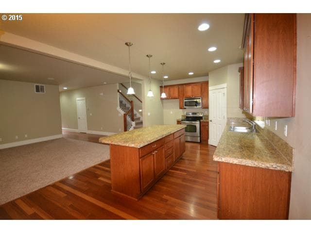 Portland House: 5717 NW Lark Meadow Terrace