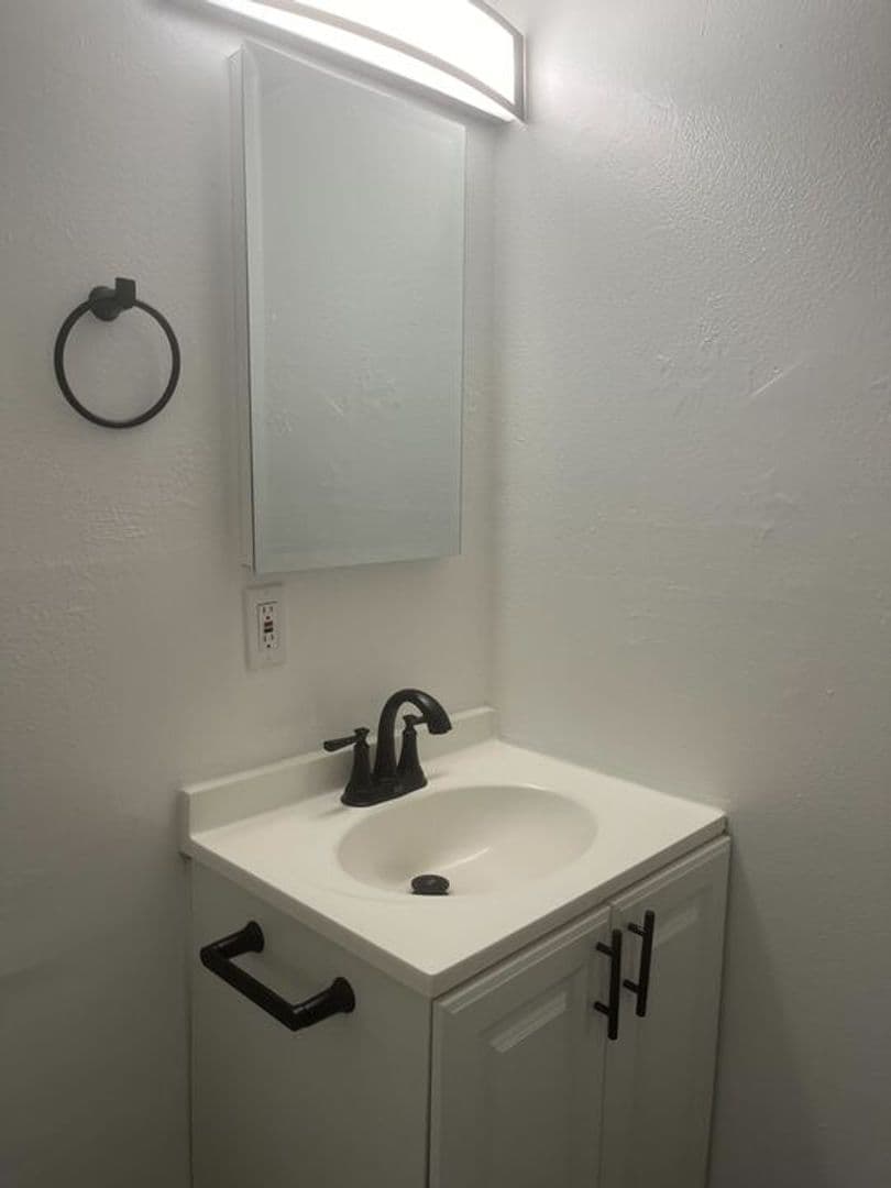 Tempe Apartment: 1433 S. Kenneth Place
