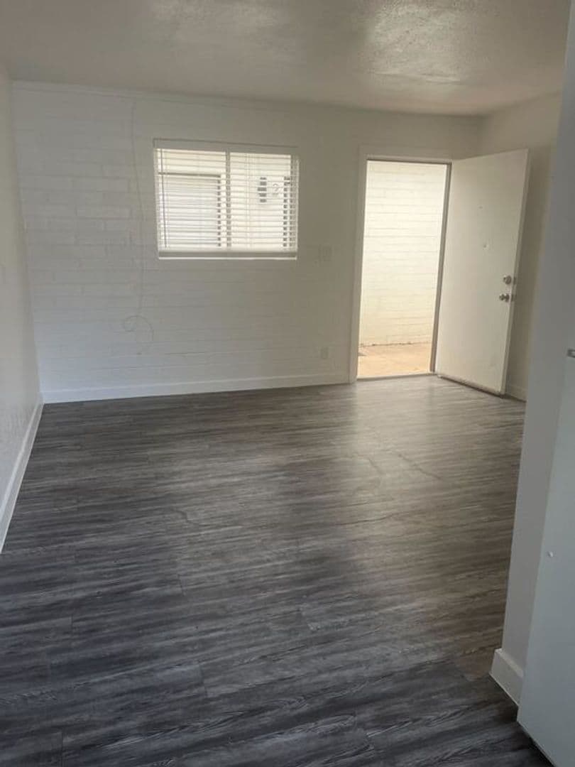 Tempe Apartment: 1433 S. Kenneth Place