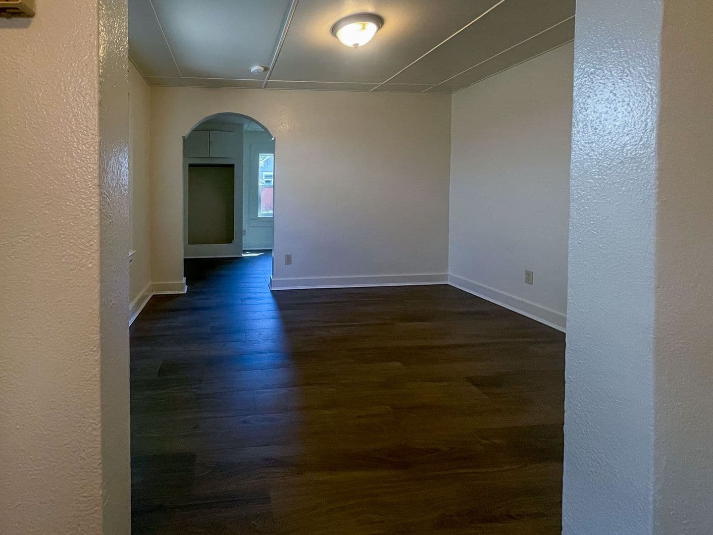 La Grande Apartment: 1306 N Ave