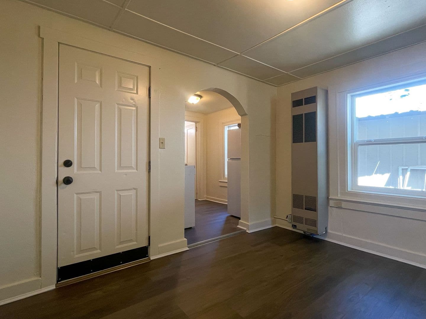La Grande Apartment: 1306 N Ave