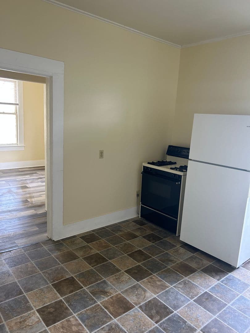 La Grande Apartment: 1408 Washington