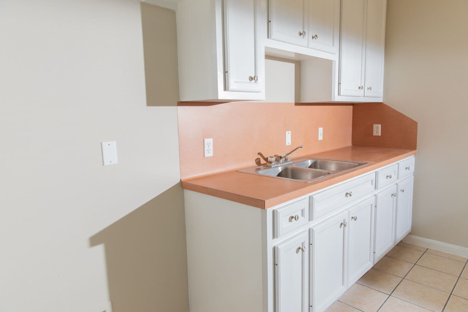 Houston Apartment: 815 Tidwell Rd