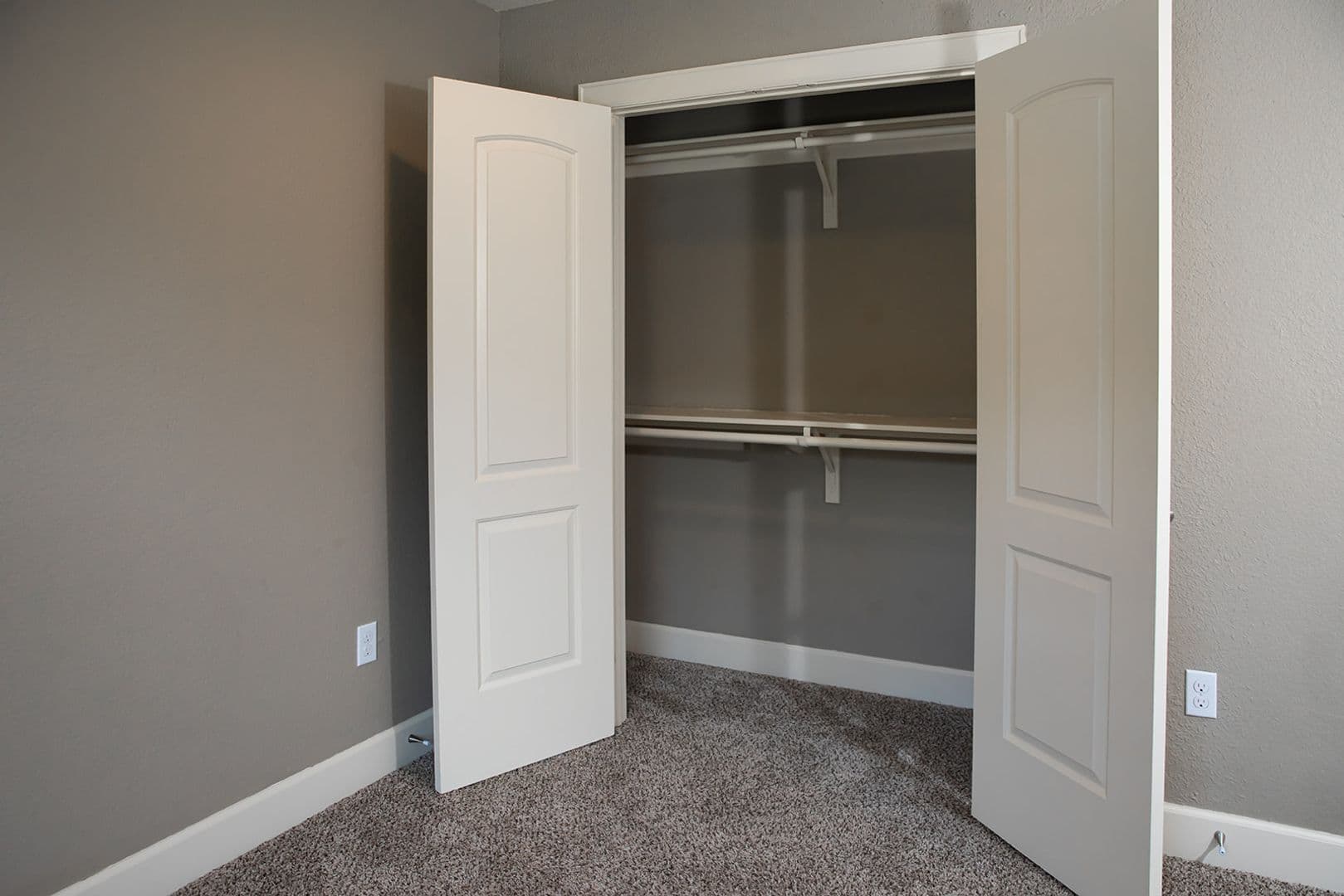 Houston Apartment: BLK 1 - Craven Oaks St.