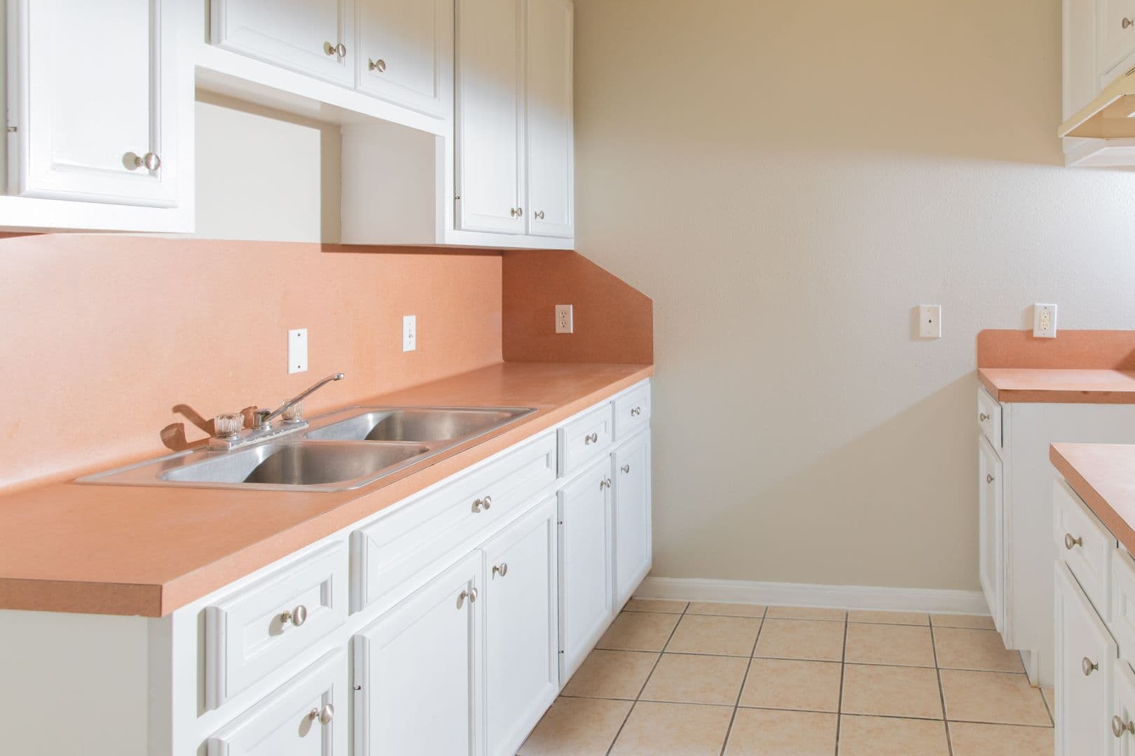 Houston Apartment: 815 Tidwell Rd