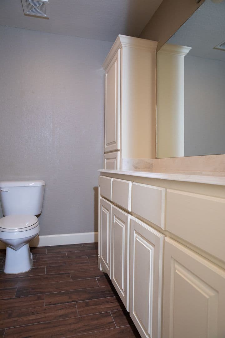 Houston Apartment: BLK 1 - Craven Oaks St.