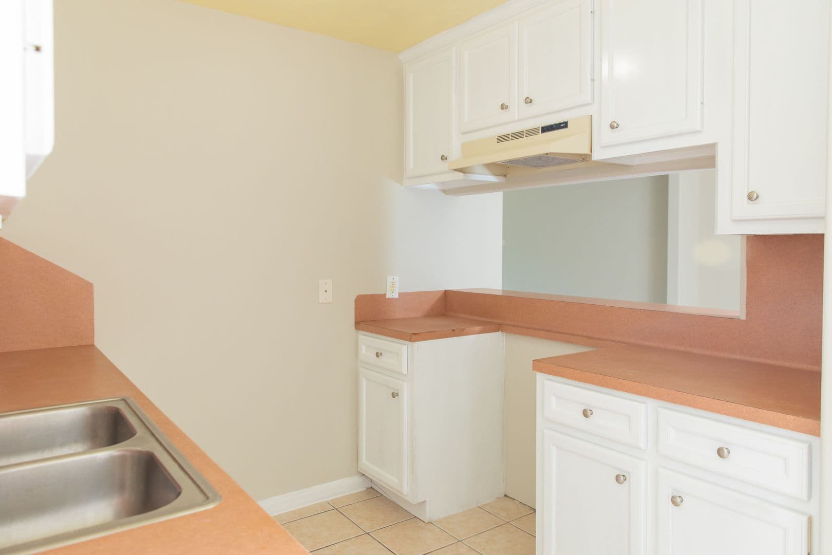 Houston Apartment: 815 Tidwell Rd
