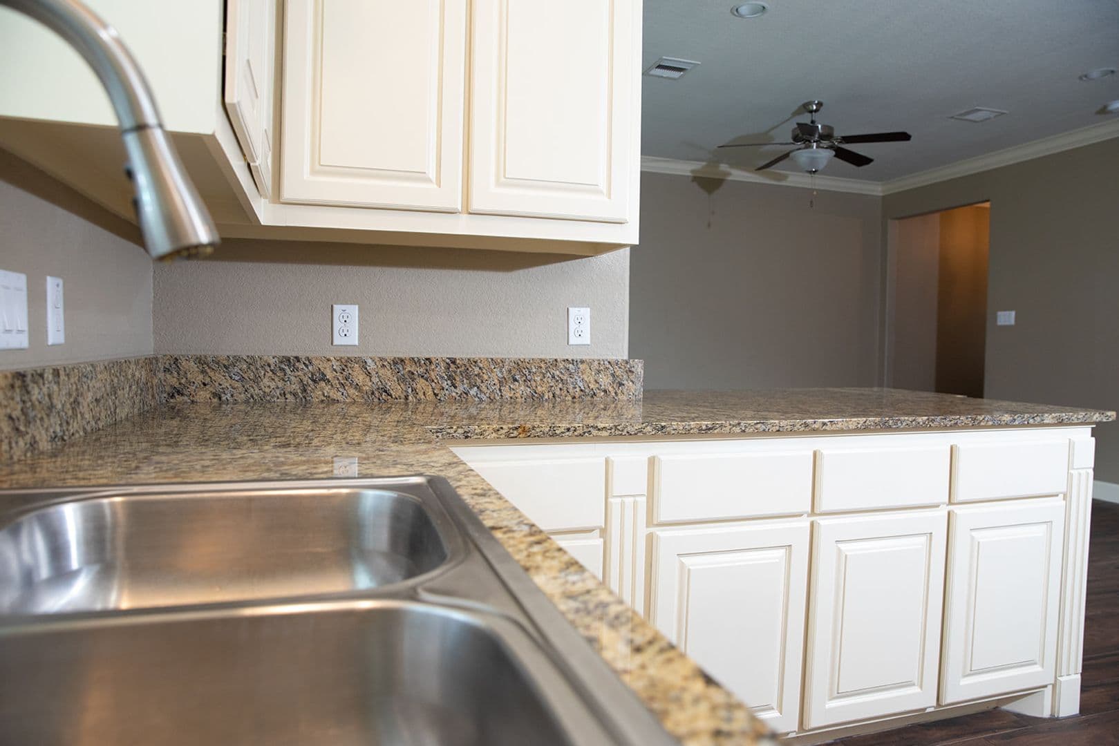 Houston Apartment: BLK 1 - Craven Oaks St.