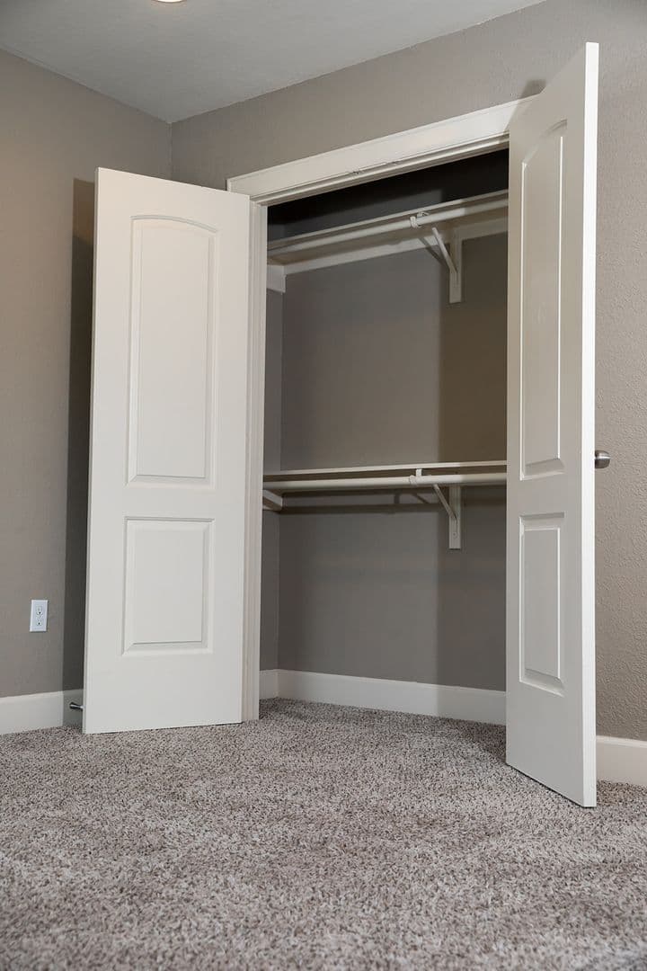 Houston Apartment: BLK 1 - Craven Oaks St.