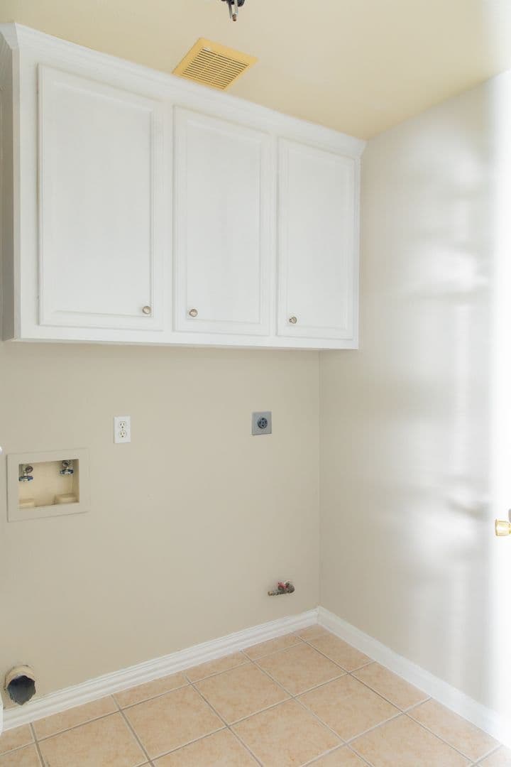 Houston Apartment: 815 Tidwell Rd