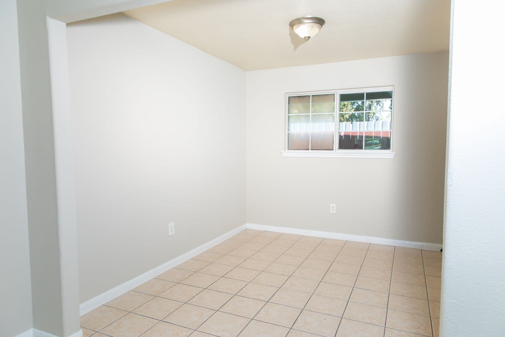 Houston Apartment: 815 Tidwell Rd
