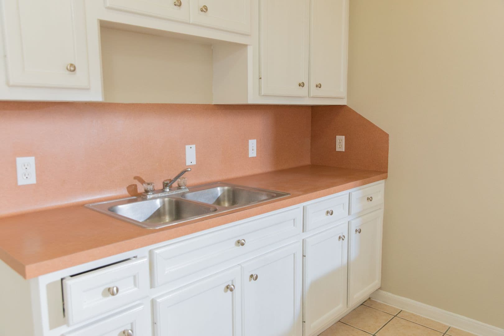 Houston Apartment: 815 Tidwell Rd
