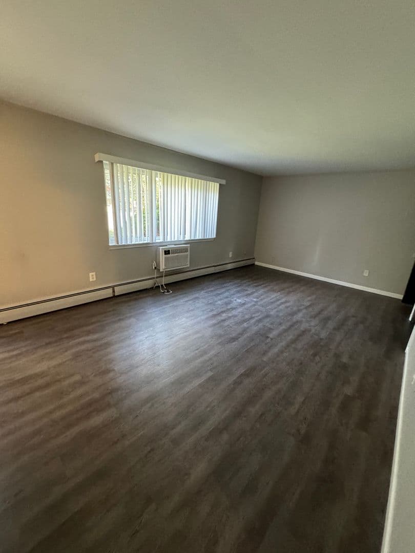 Walled Lake Apartment: 2155 Decker Rd
