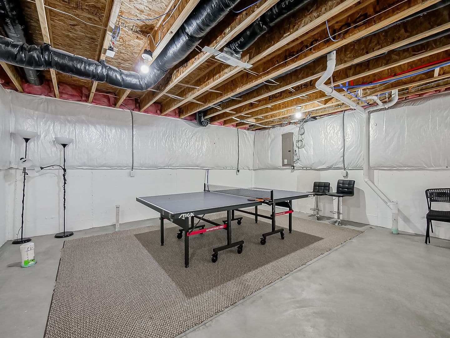 South Lyon House: 23431 Crooked Tree Ct S