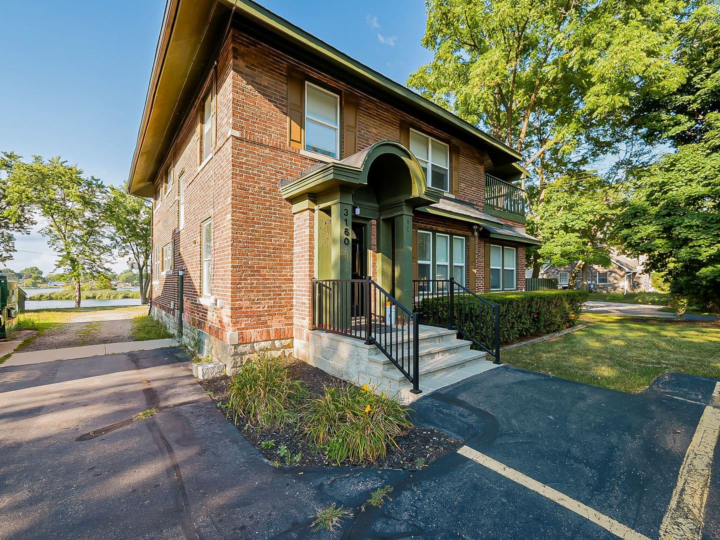 Waterford Apartment: 3160 Dixie Hwy