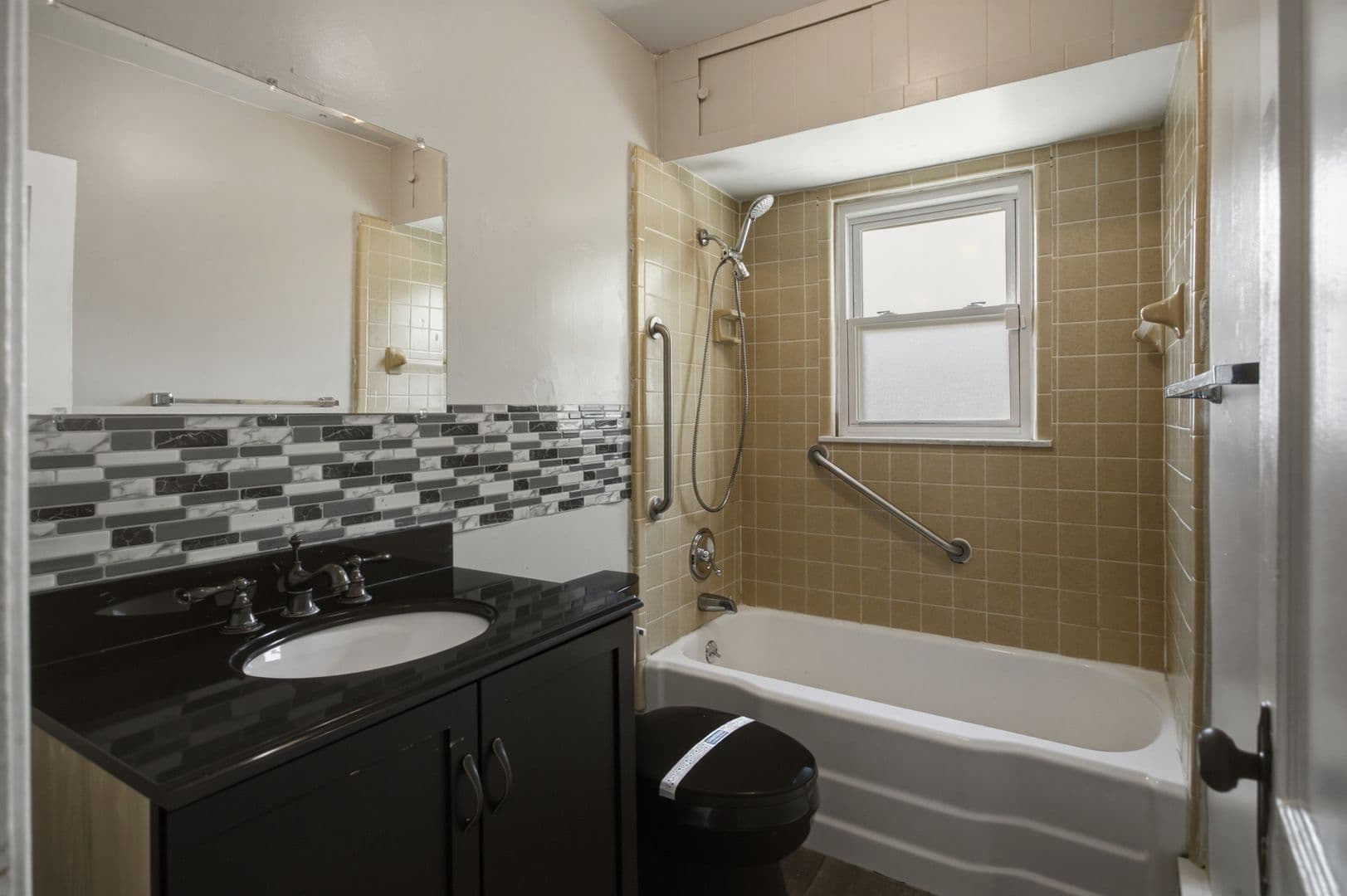 Dearborn Heights House: 25433 McDonald St
