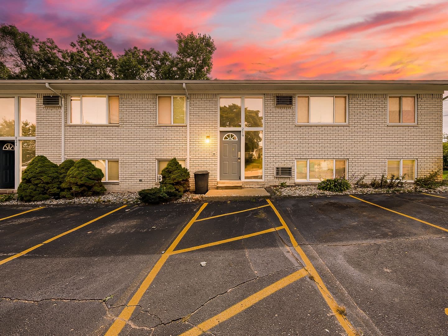 White Lake Apartment: 219 Summit Ridge Dr