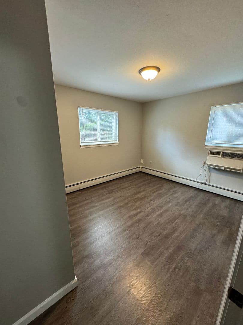 Walled Lake Apartment: 2155 Decker Rd